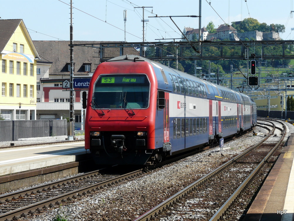 SBB - S-Bahn bei der einfahrt in den Bahnhof Lenzburg am 20.08.2011