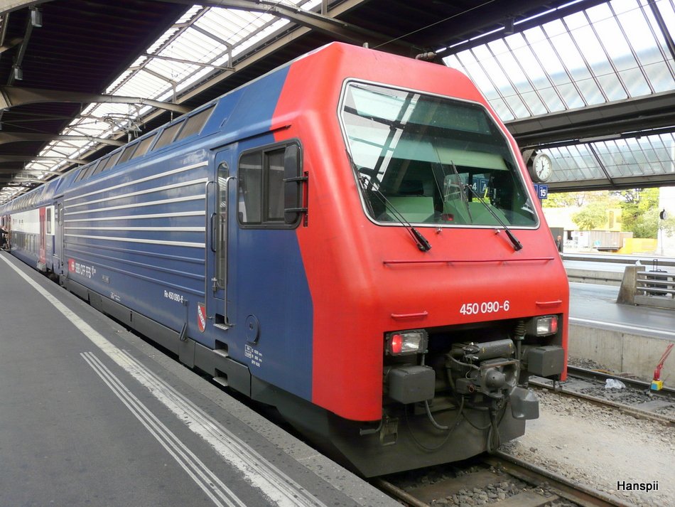 SBB - S-Bahn Zrich Lok 450 090-6 im Hauptbahnhof Zrich am 11.10.2009