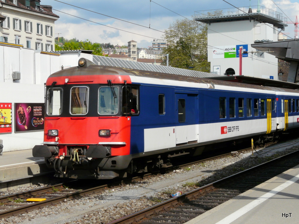 SBB - Steuerwagen BDt 50 85 82-33 921-6 im Hauptbahnhof Z�rich am 03.05.2012