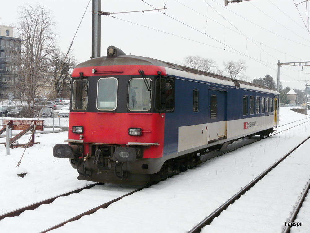 SBB - Steuerwagen BDt  50 85 82-33 923-2 abgestellt im Bahnhof Nyon am 14.02.2013