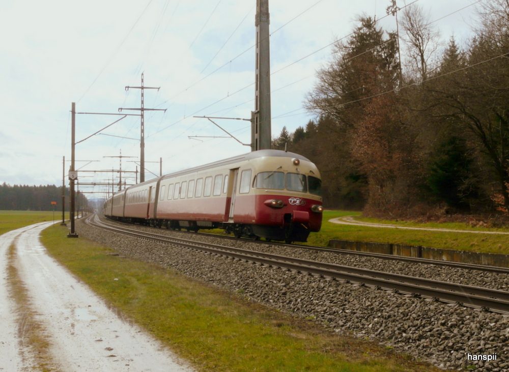 SBB -  TEE  RAe 1053 auf Extrafahrt bei Lyssach am 09.04.2013