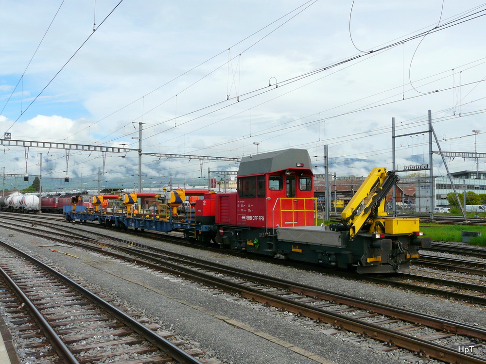 SBB - Tm 234 122-0 unterwegs in Yverdon les Bains am 01.05.2012