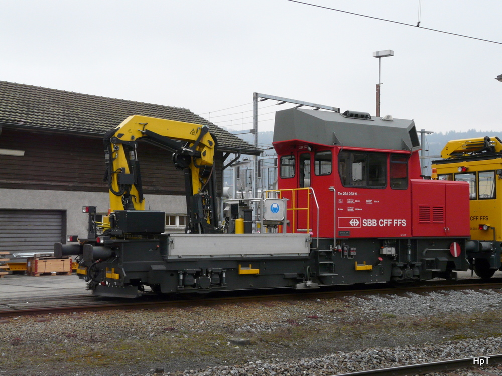 SBB - Tm 234 223-6 in Biel hinter dem SBB Depot am 26.02.2011