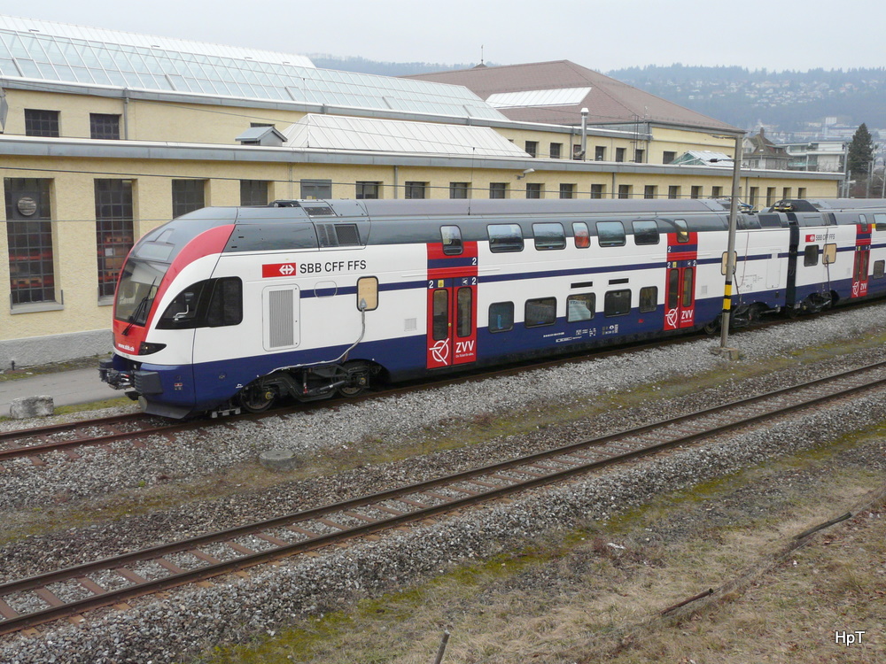 SBB - Triebkopf des Doppelstockzug RABe 511 002-1 hinter dem SBB Depot in Biel am 26.02.2011