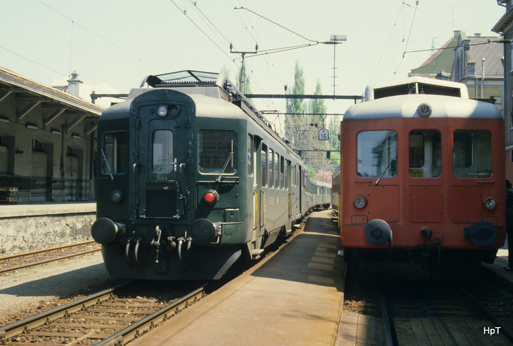 SBB - Triebwagen BDe 4/4 1644 und RHB Triebwagen in Rorschach Hafen im Mai 1985 .. Bild ab Dia