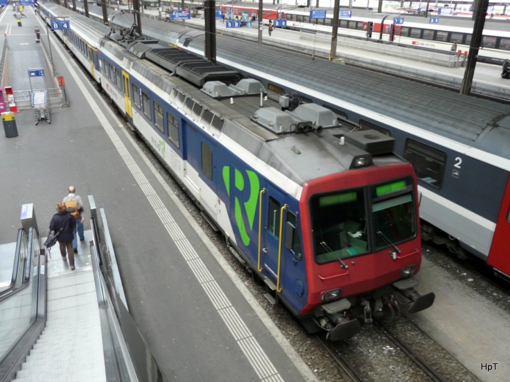 SBB - Triebwagen RBDe 4/4 562 004-2 in Baselam 02.04.2010