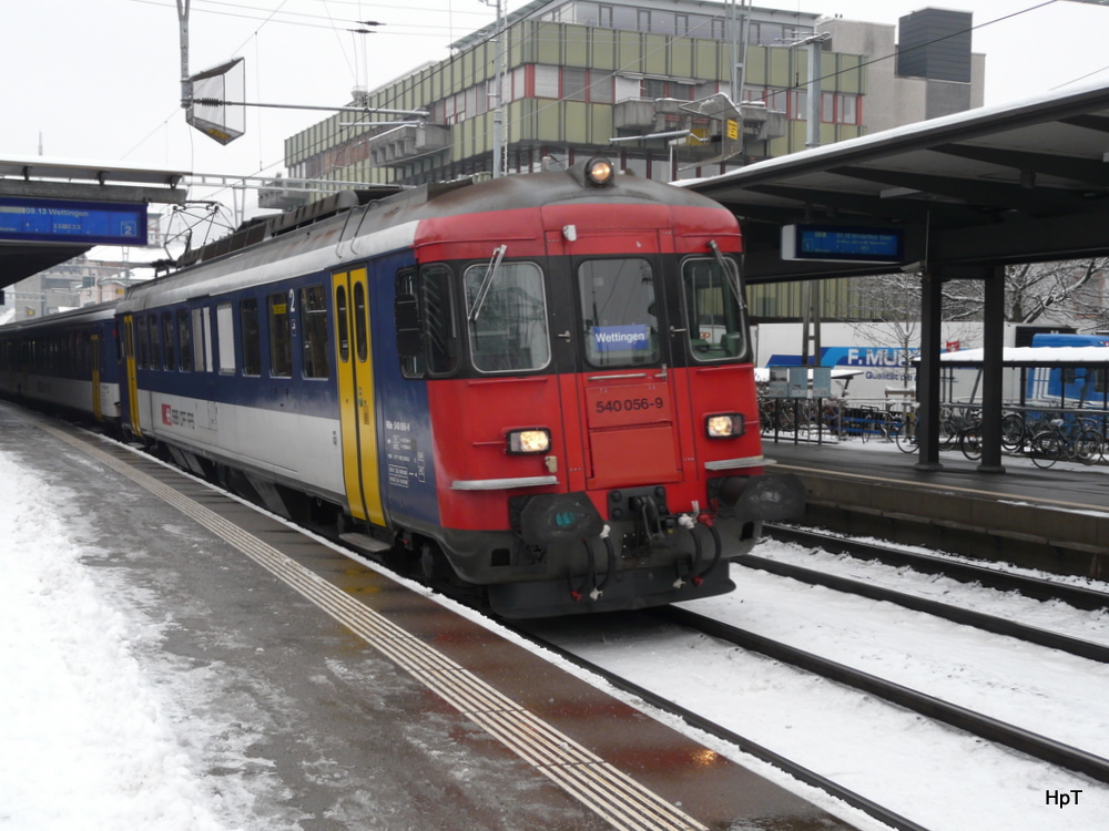 SBB - Triebwagen RBe 4/4 540 056-9 im Bahnhof Baden am 29.12.2010