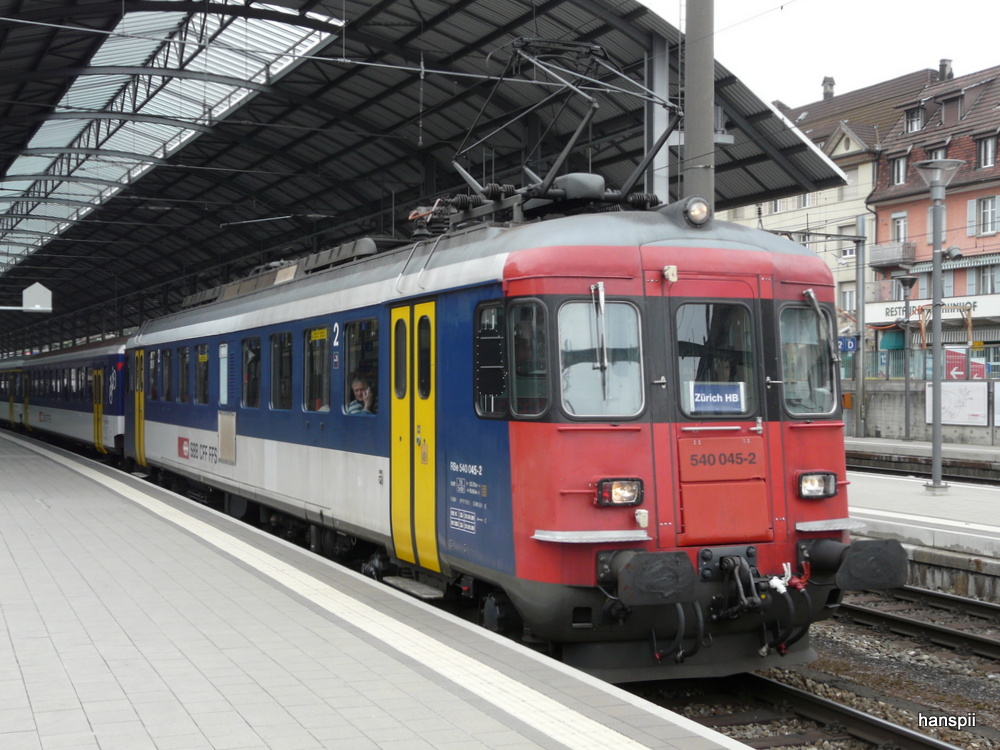 SBB - Triebwagen RBe 4/4 540 045-2 als Ersatzzug Zrich - Bern im Bahnhof Olten am 07.04.2013