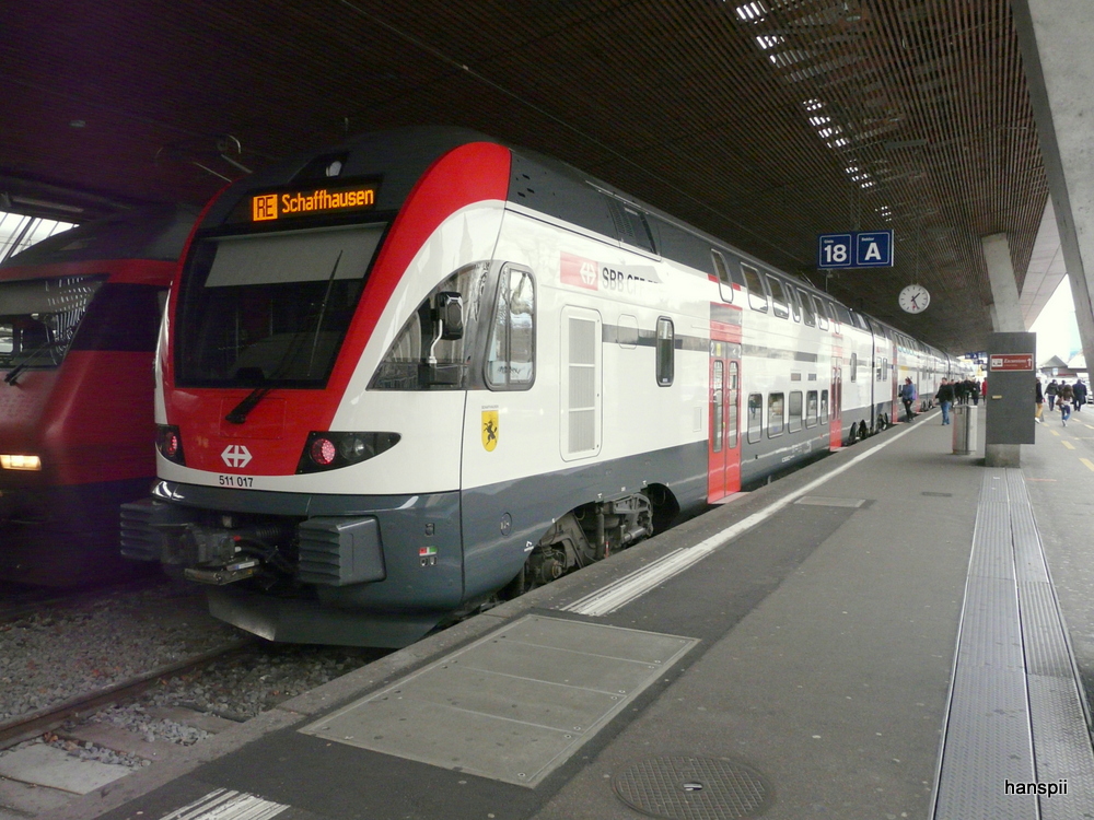 SBB - Triebzug RABe 511 017 als RE nach Schaffhausen im Bahnhof Zrich am 23.12.2012