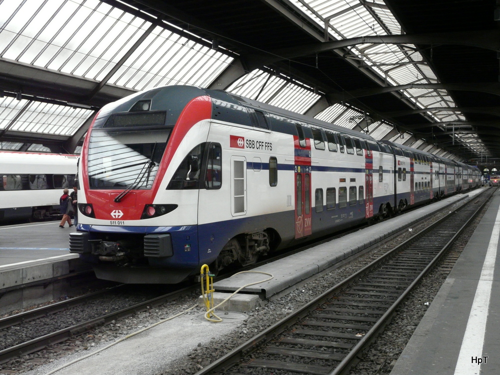 SBB - Triebzug RABe 511 011-4 im Hauptbahnhof Zrich am 27.04.2013