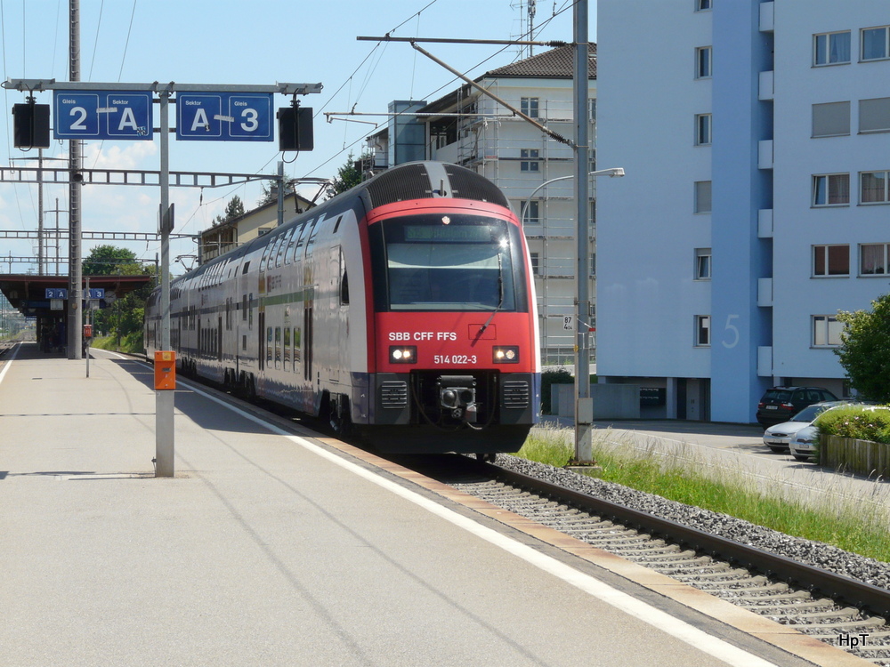 SBB - Triebzug RABe 514 022-3 bei der durchfahrt im Bahnhof Schwerzenbach am 26.05.2012