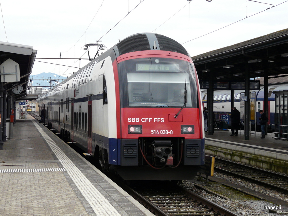 SBB - Triebzug  RABe 514 028-0 im Bahnhof Rapperswil am 30.01.2013