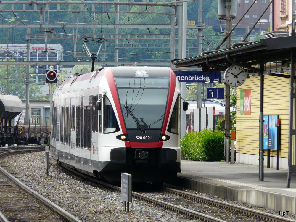 SBB - Triebzug RABe 520 000-1 bei der einfahrt im Bahnhof Emmenbrcke am 23.05.2011