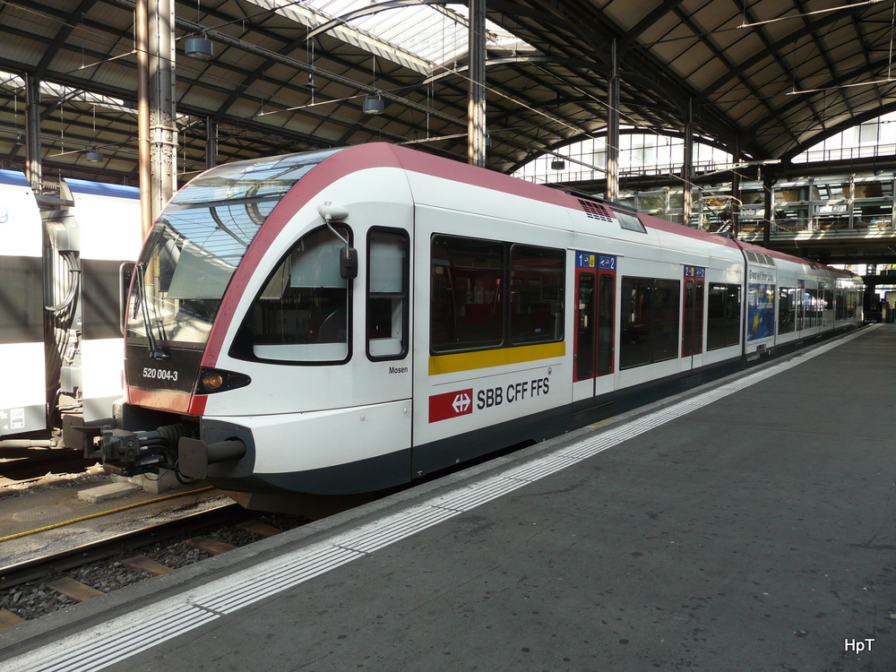 SBB - Triebzug RABe 520 003-4 im Bahnhof Luzern am 10.09.2012