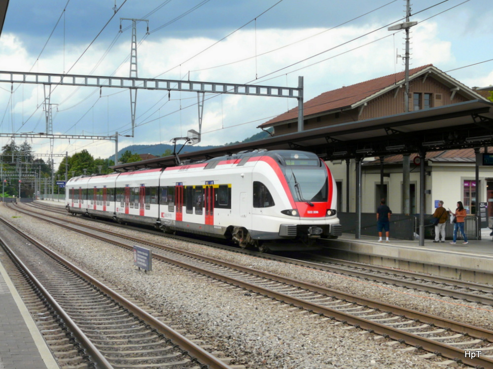 SBB - Triebzug RABe 522 206-7 im Bahnhof Sissach am 28.07.2012