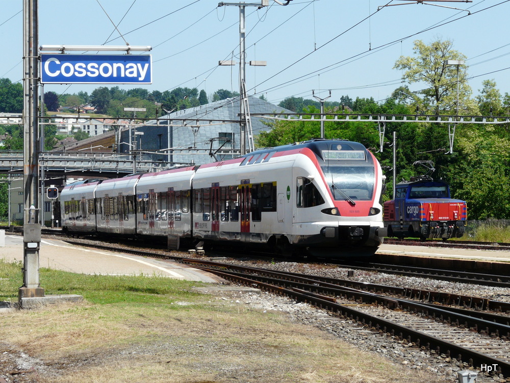 SBB - Triebzug RABe 523 025 in Cossonay am 17.06.2013