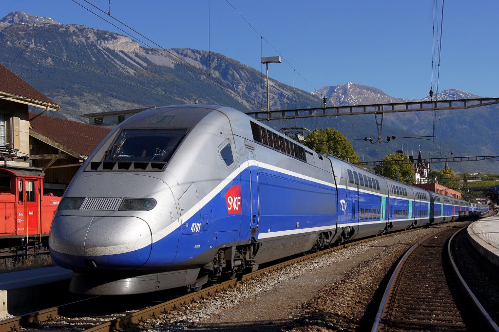 SBB/SNCF: TGV 4701 und 4702 auf Probefahrt im Kanton Wallis. Die Aufnahme ist am 18. Oktober 2011 in Sierre/Siders entstanden.
Foto: Walter Ruetsch