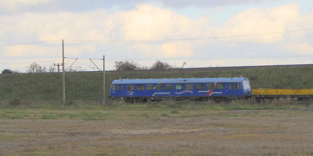 SBE VT 43 (95 80 0626 043-3 D-SBE) als Tfzf Richtung Merseburg, bei Spergau; 25.10.2010

