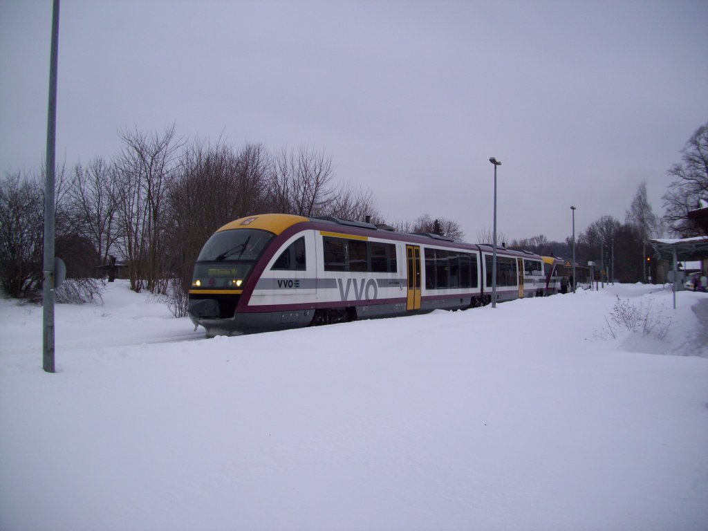 SBS 34 nach Dresden HBF, am 20.12.2010, im Bahnhof Grorhrsdorf