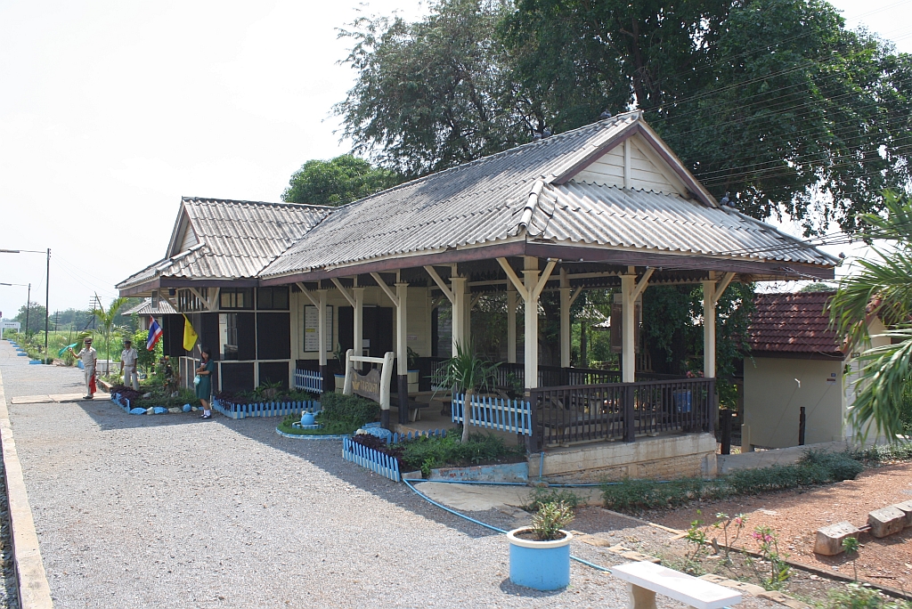 Schalterhalle des Bf. Nong Tao am 13.Mrz 2012. 

