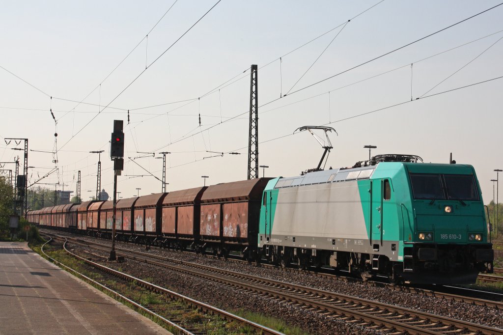 Schenker Mietlok 185 610-3 am 18.4.11 bei der fahrt auf dem Gegengleis in Duisburg-Bissingheim.