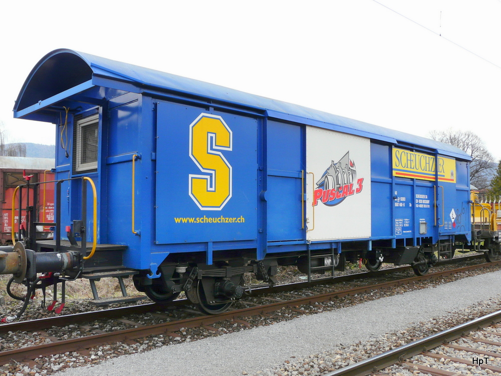 Scheuchzer Gleisbau - Spezialwagen f�r den Geleisebau  Xs 40 85 95 07 468-8 im G�terbahnhof von Biel am 26.03.2011