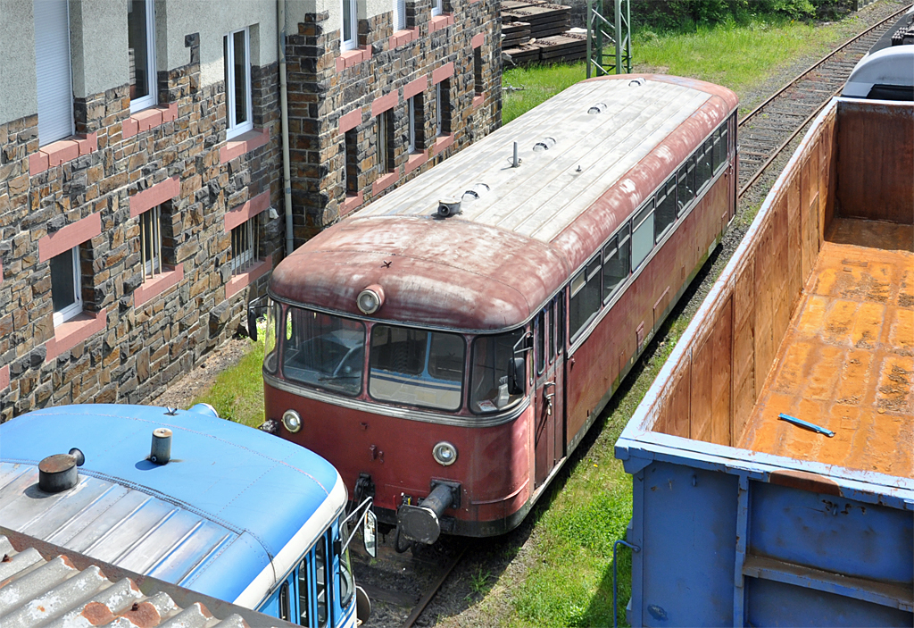 Schienenbus abgestellt am Bf Linz - 06.05.2013