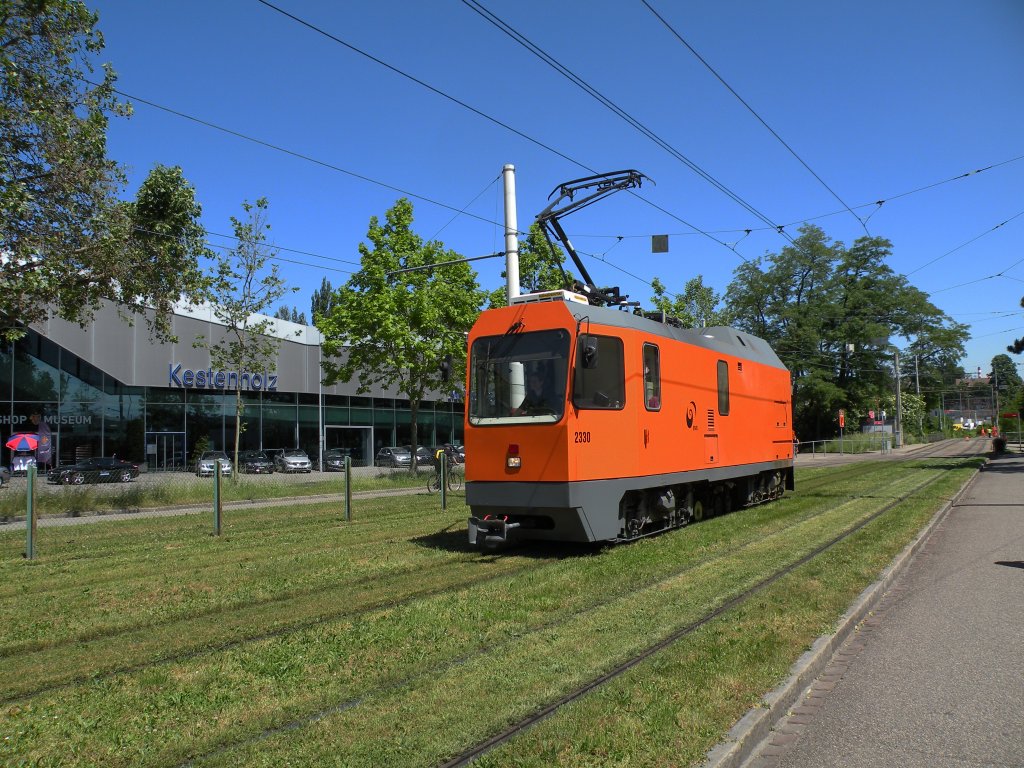 Schienenreinigungs Fahrzeug mit der Betriebsnummer 2330 am St. Jakob. Die Aufnahme stammt vom 29.05.2012.