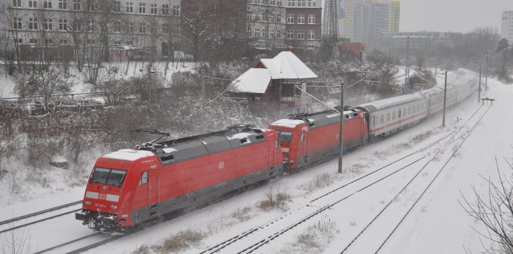 Schneegestber am 10.03.2013 in Berlin Frankfurter Allee W3.IC Leerpark nach Berlin Papestrasse.Aufgenommen von der Brcke Eldenaer Strasse