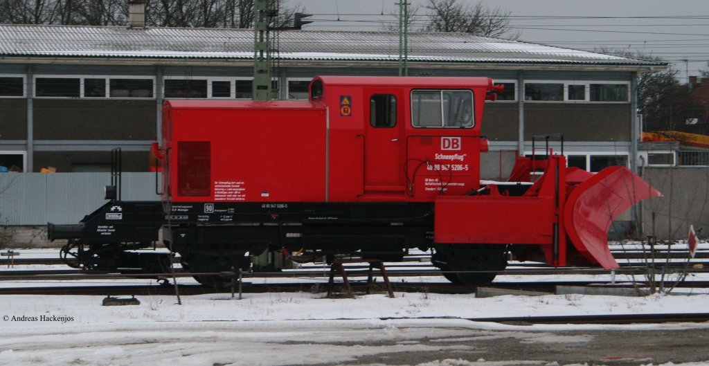 Schneepflug 40 80 947 5206-5 in Villingen 13.3.10. Das Bild entstand legal mit etwas Tele!