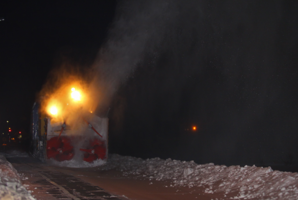 Schneeschleuder am 01.02.2010 im Wintereinsatz auf der Strecke von Jatznick bis Ueckermnde, hier im Bahnhof Torgelow.