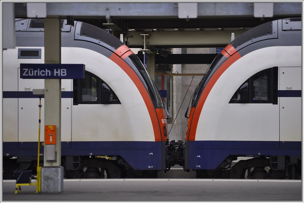 Schnrkellos elegant wirken die zwei RABe 514 von Siemens im Zrcher Hauptbahnhof. (08.03.2013)