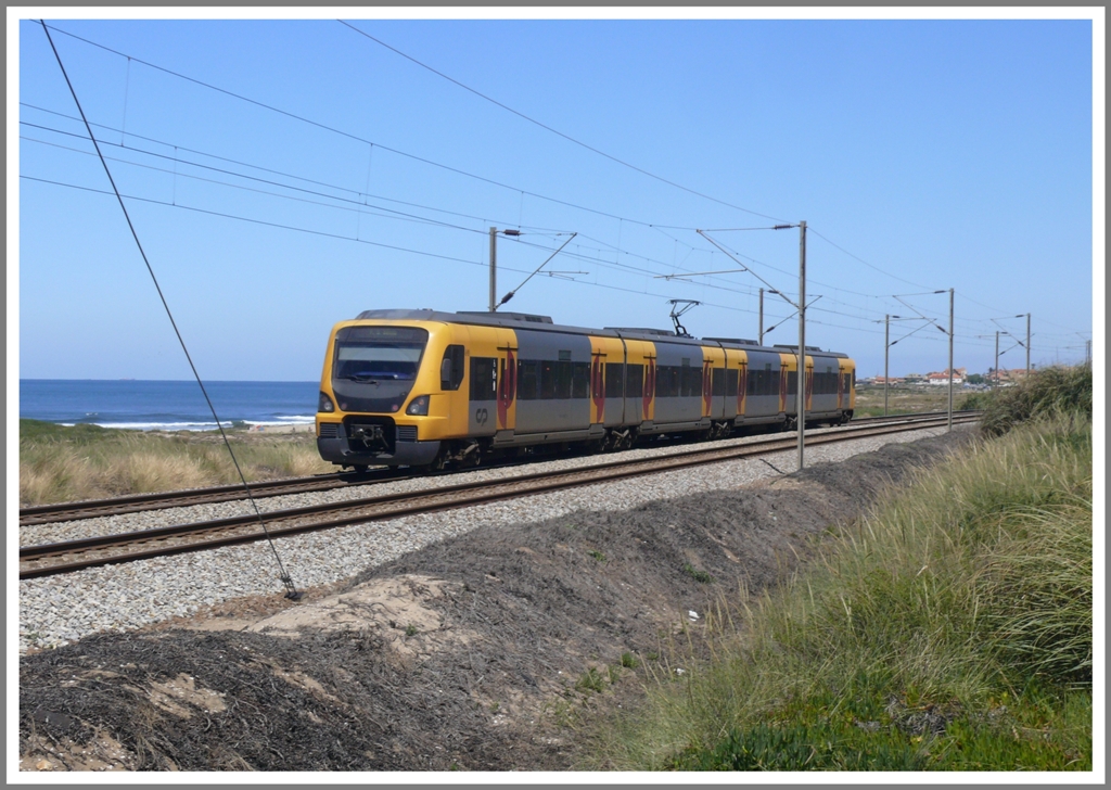 Sch�n ist die Fahrt in einem 3400er entlang des Atlantiks bei Espinho. (15.05.2011)