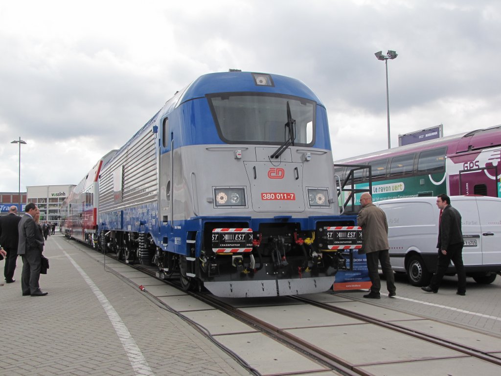 schon auf der Innotrans 2008 hier am 21.09.2010 die Firma Skoda.man kann nicht nur Autos bauen.