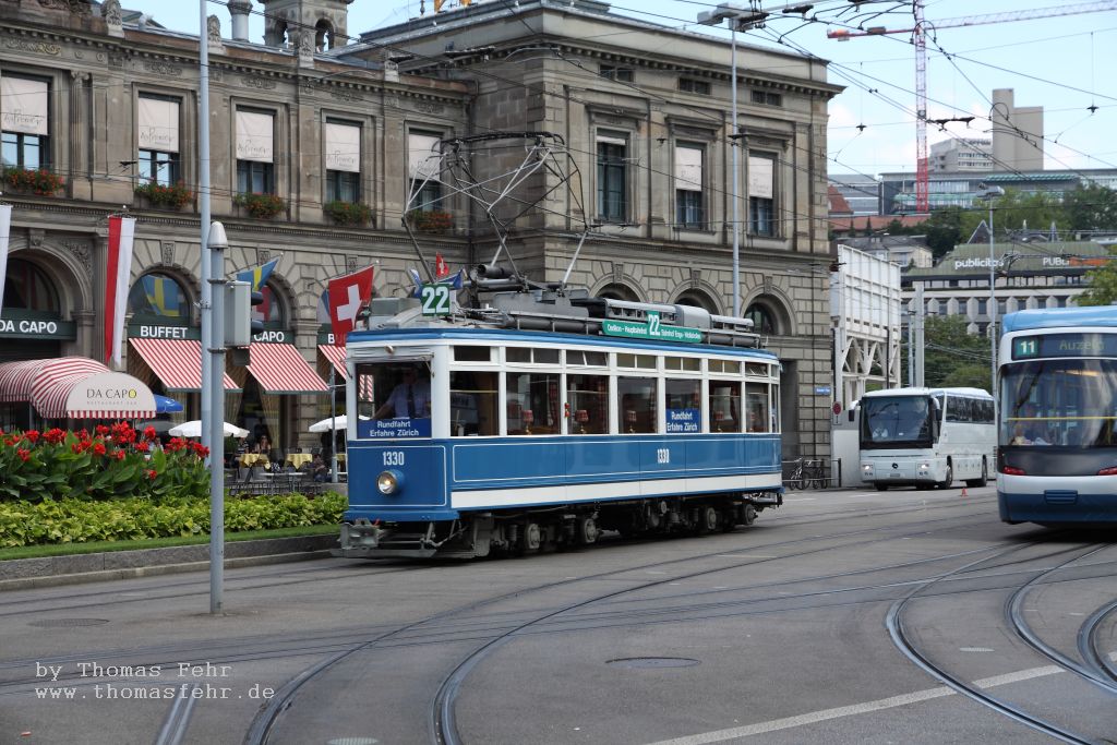 Schweiz - Zrich - Bahnhofplatz SBB, Historischer Triebwagen 1330, August 2010
