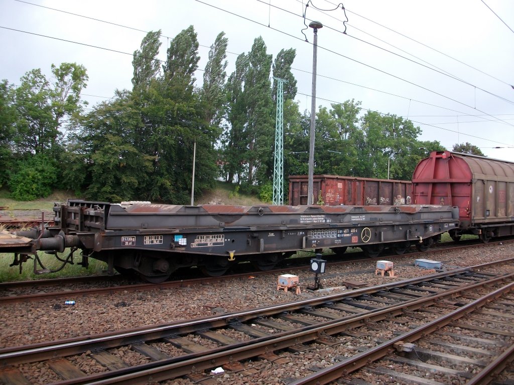 Schwerlastwagen Sahmms-t 31 80 4871 495-6 auf z-gestellt in Bergen/R�gen.