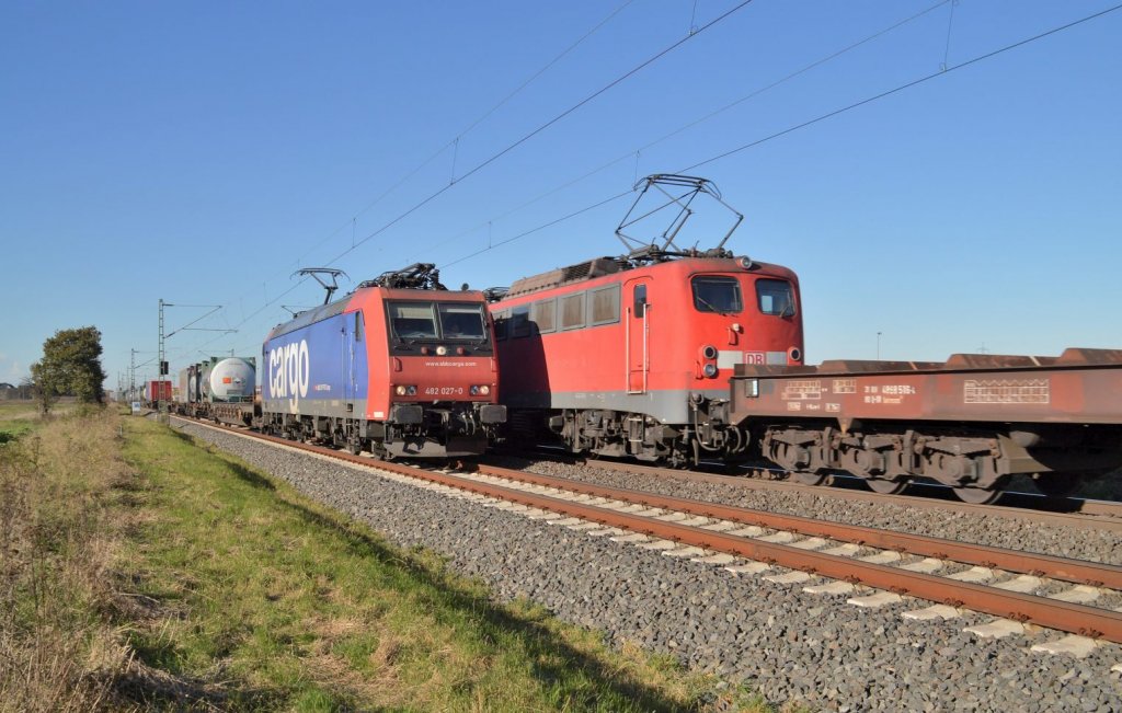 Schwitzermaidli 482 027-0 triff zwei 140ziger DB-Oldis bei Allerheiligen. 27.10.2012