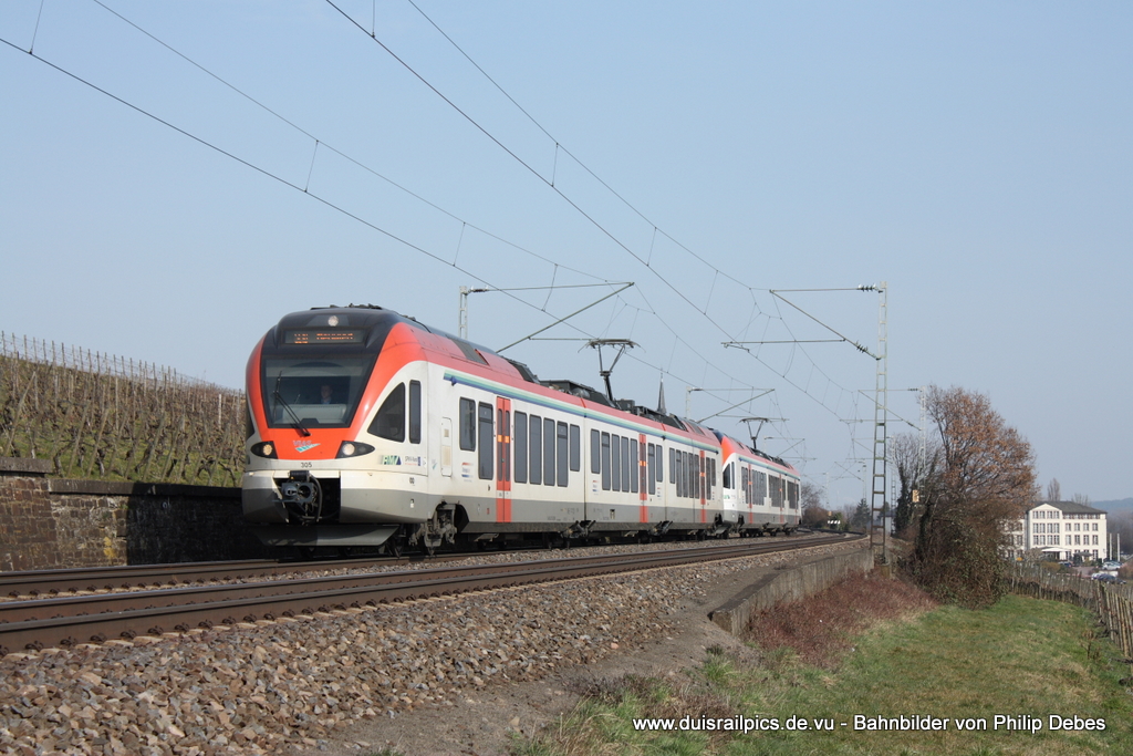 SE10 in Richtung Neuwied fhrt am 12. Mrz 2011 um 14:51 Uhr durch Erbach (Rheingau)