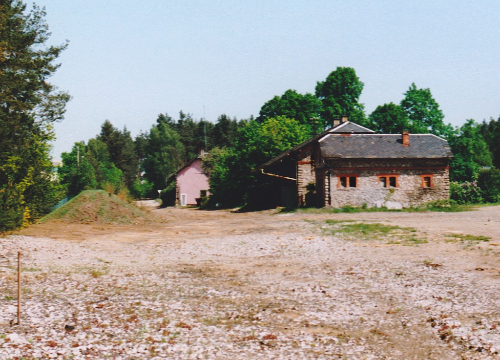 Sechs Jahre spter prsentierte sich der Bahnhof Greielbach als Schotterwste. (Blick nach Norden am 11.5.93)