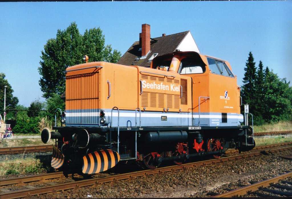 Seehafen Lok 1 (Stangenlok) im Suchdorfer Bahnhof ca. 1999