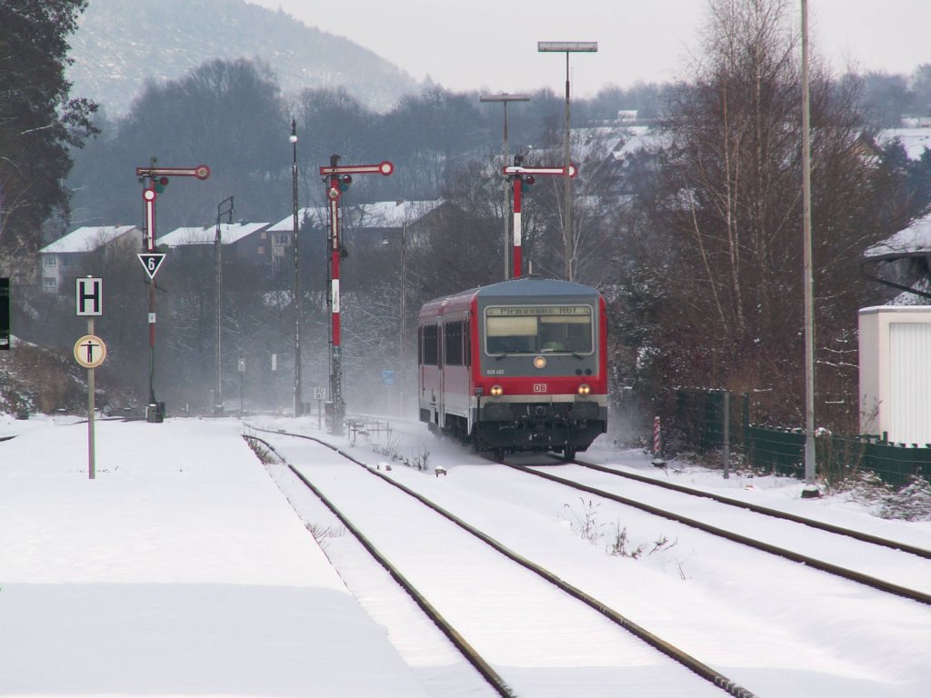 Seit dem 12.12.10 auch Geschichte. Die Eins�tze der 628 auf der Strecke Landau-Pirmasens, wie hier am 31.1.10. 628 492 f�hrt in den Bahnhof Annweiler ein.