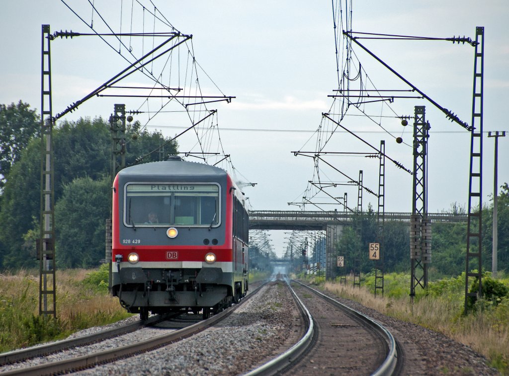 Seltener Gast in Plattling ist die Baureihe 628. Hier 628/928 429 am 27.07.2010 kurz vor Plattling.