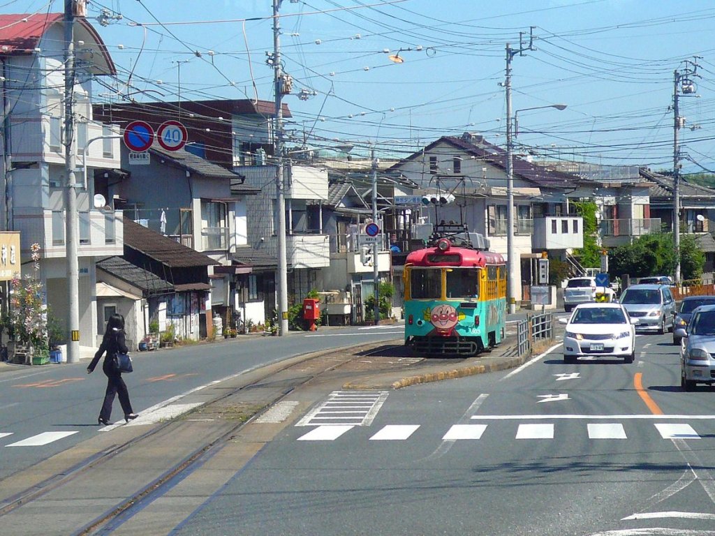 Serie 600 unterwegs: Wagen 603 wartet an der Haltestelle Kagamigawa-bashi; von hier geht es einspurig weiter. 20.September 2009. 