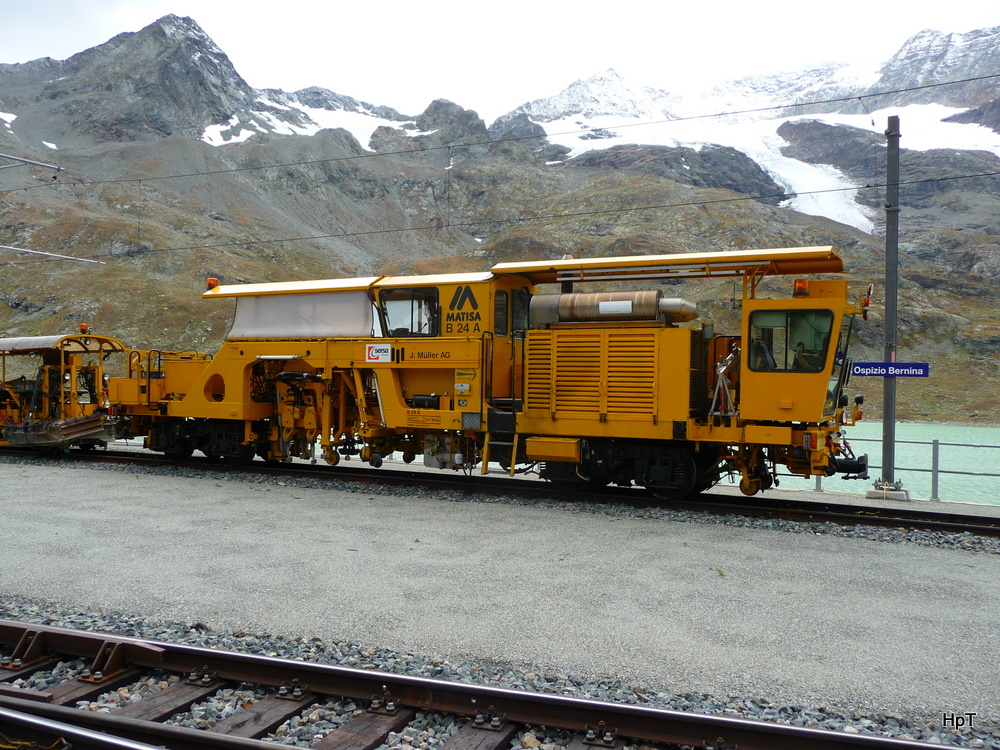 sersa / J.Mller AG - MATISA B 24 A  agestellt in Ospizio Bernina am 13.09.2010

