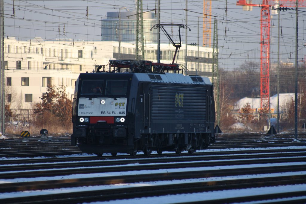 Sichtung in Mnchen Laim Rbf am 03.01.11: 189 935 auf Durchfahrt