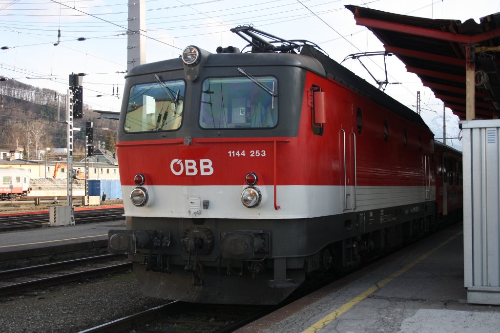 Sichtung in Salzburg Hbf am 22.03.10: 1144 253-2 