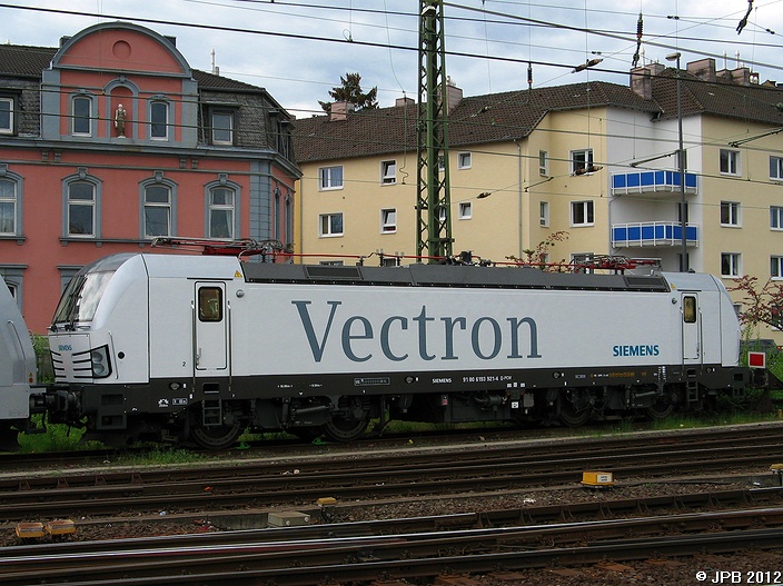 Siemens Vectron Prototyp-Lok (Baureihe 6193) in Aachen Hbf am 10.05.2012