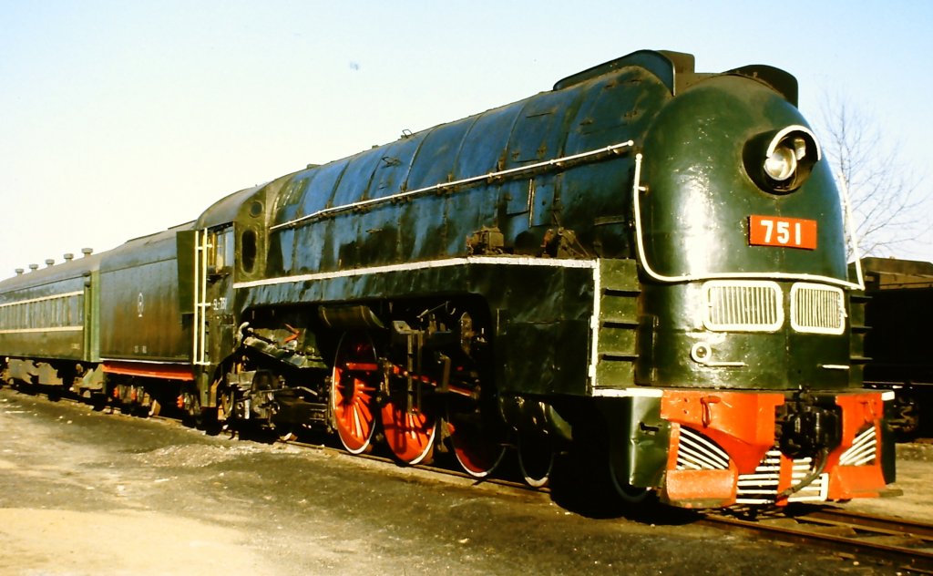 SL 751 mit Stromlinienverkleidung am 1. November 1984 im Eisenbahnmuseum Shenyang, das gerade erffnet wurde.
