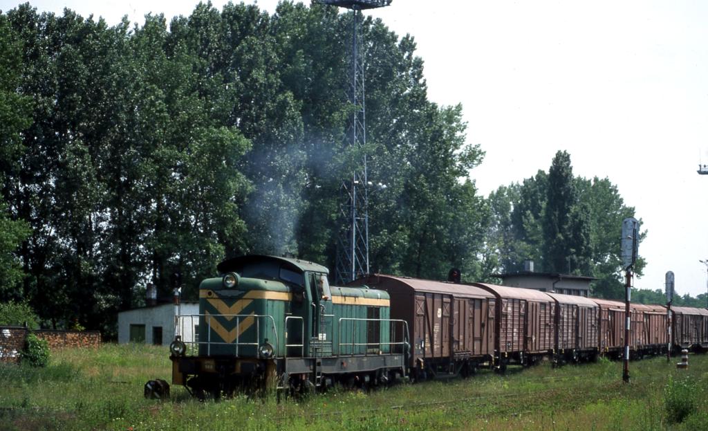 SM 42 986 rangiert am 14.6.2001 im polnischen Bahnhof Nysa (Neisse).
