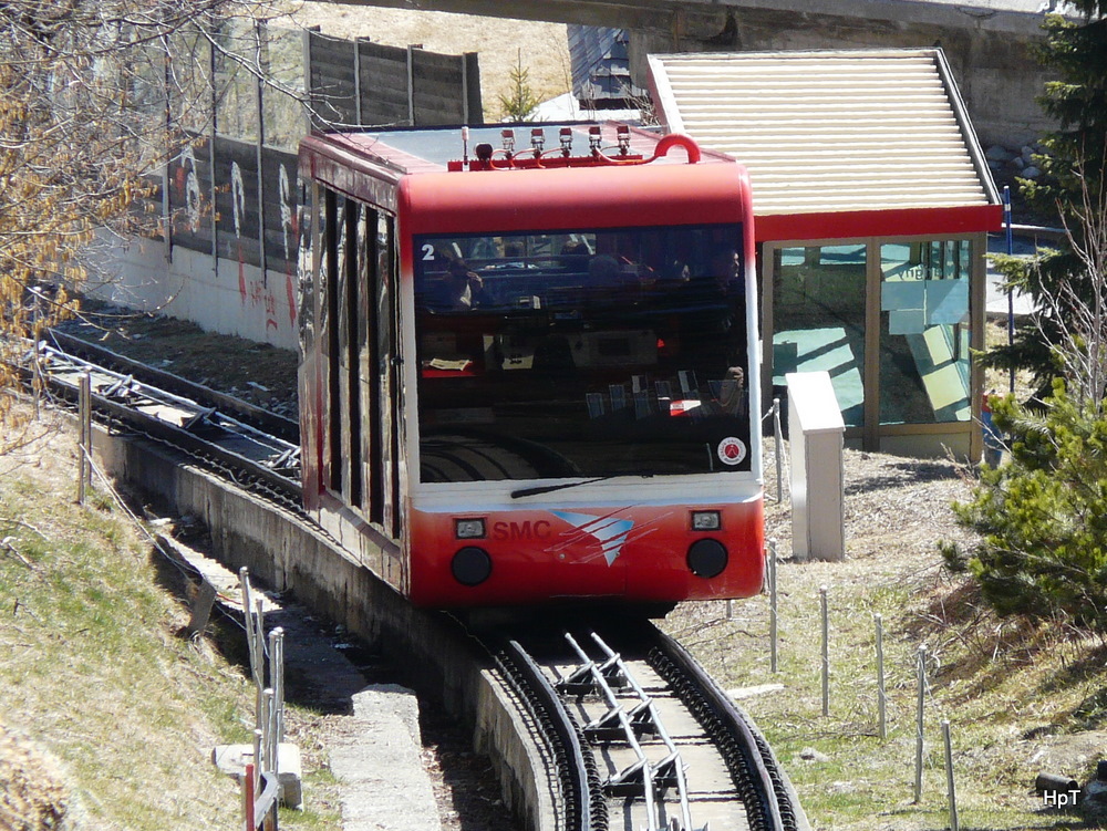 SMC Bergbahn Sierre - Montana //  Wagen 2 unterwegs in Montana am 18.03.2011